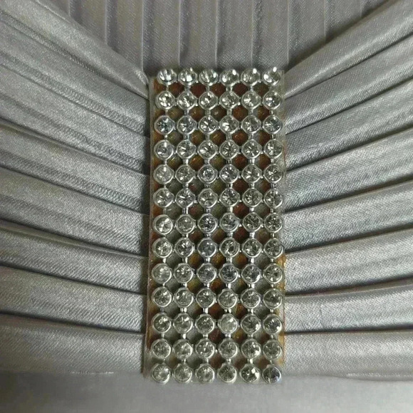 Gunne Sax by Jessica McClintock small purse with detachable chain - Picture 3 of 8